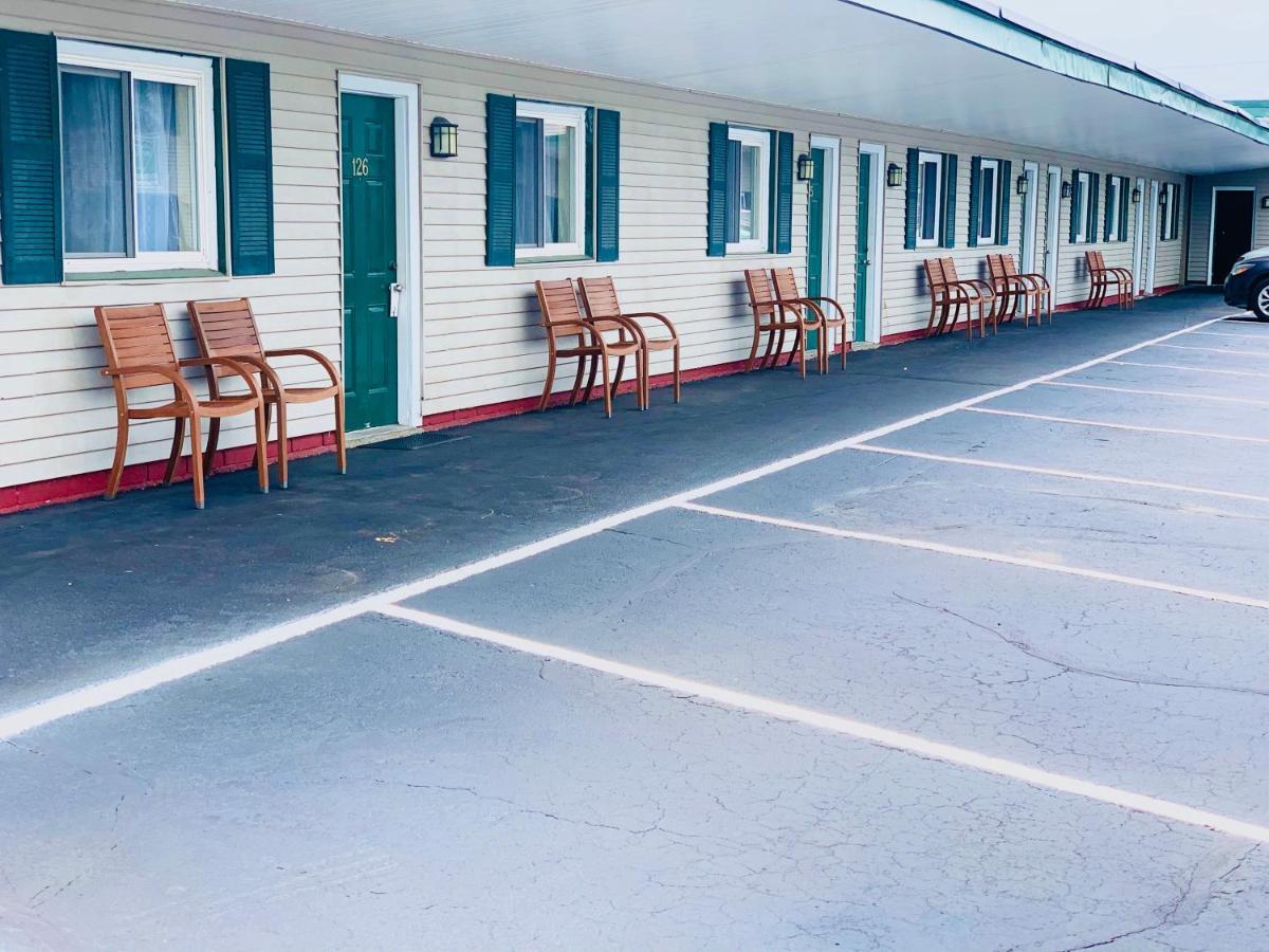 Lancaster Motor Inn Buitenkant foto