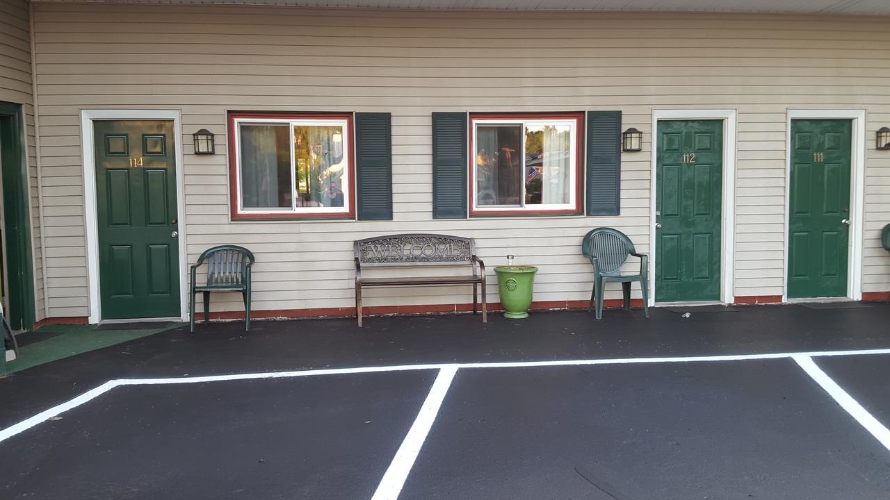 Lancaster Motor Inn Buitenkant foto