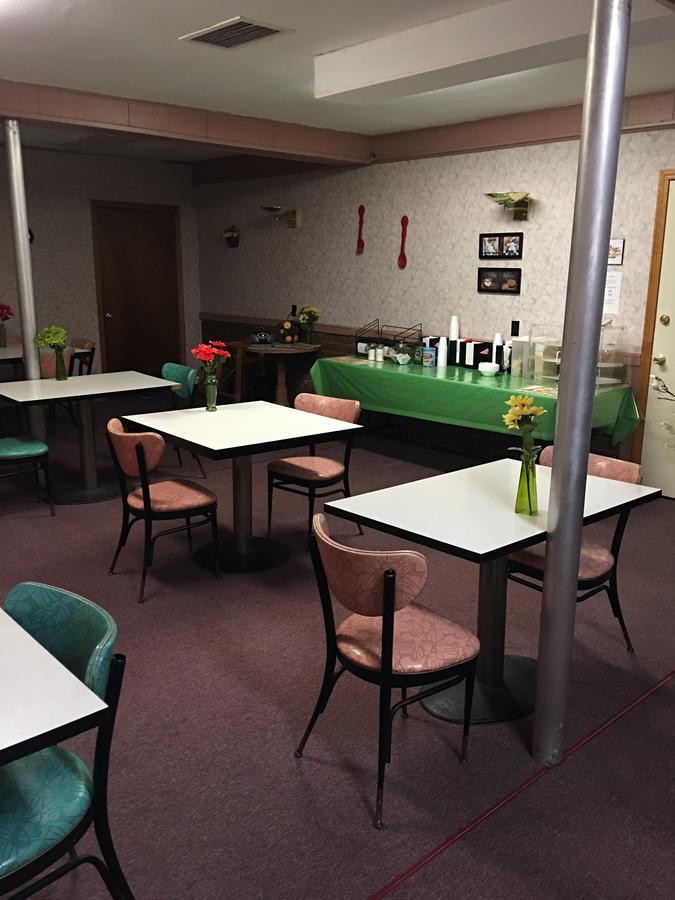 Lancaster Motor Inn Buitenkant foto