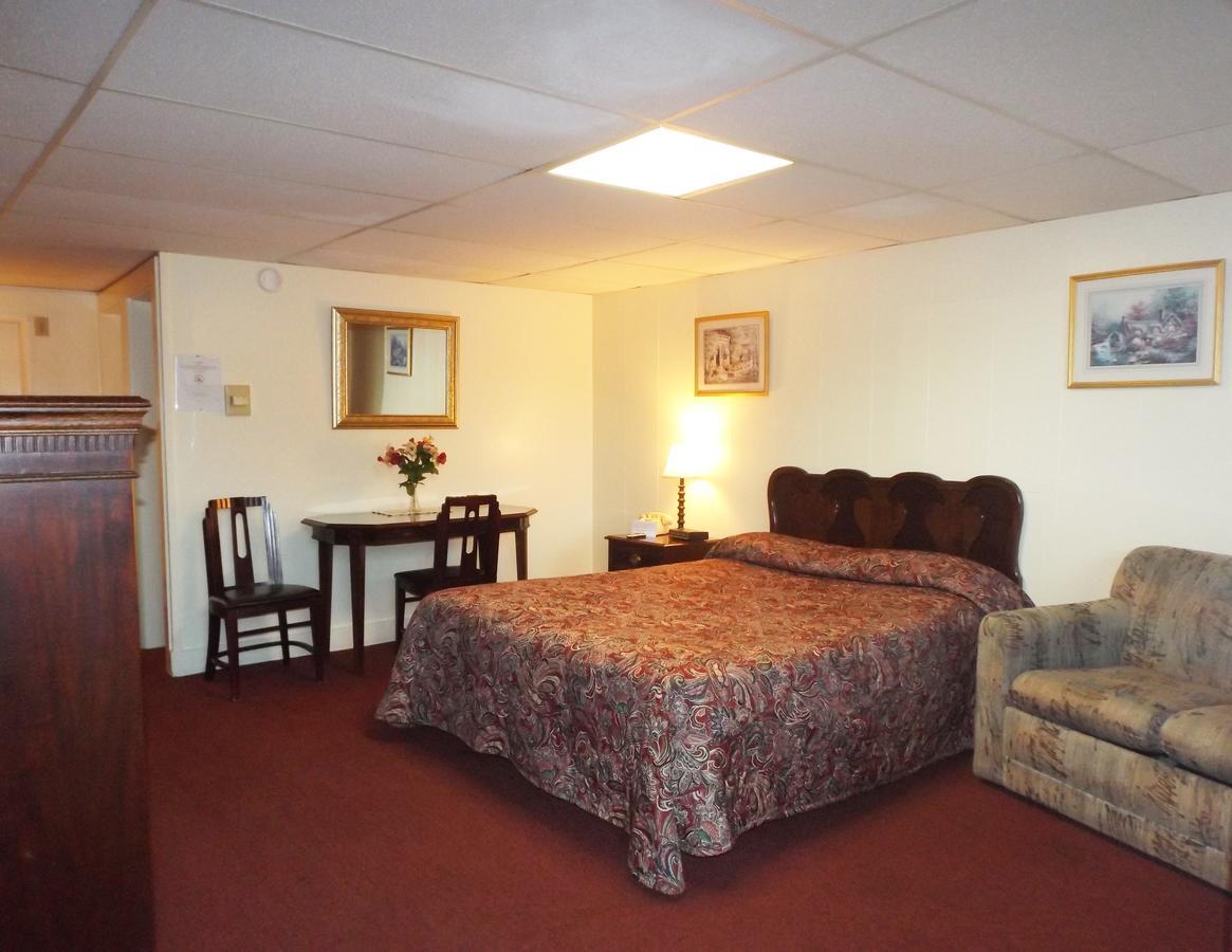 Lancaster Motor Inn Buitenkant foto