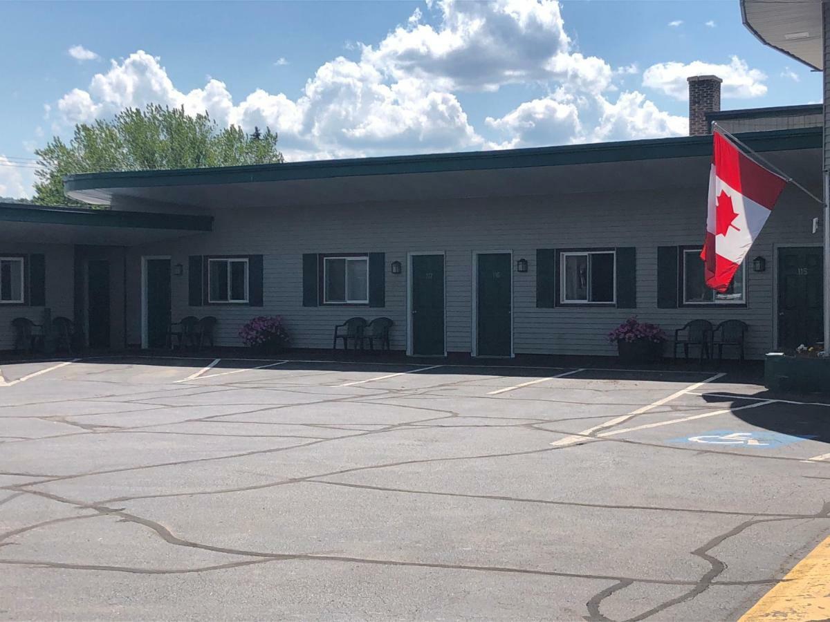Lancaster Motor Inn Buitenkant foto